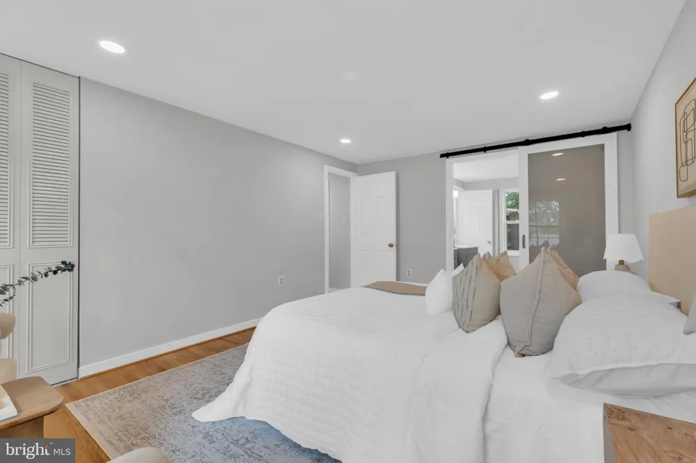 2283 DOSINIA COURT Reston, VA 20191