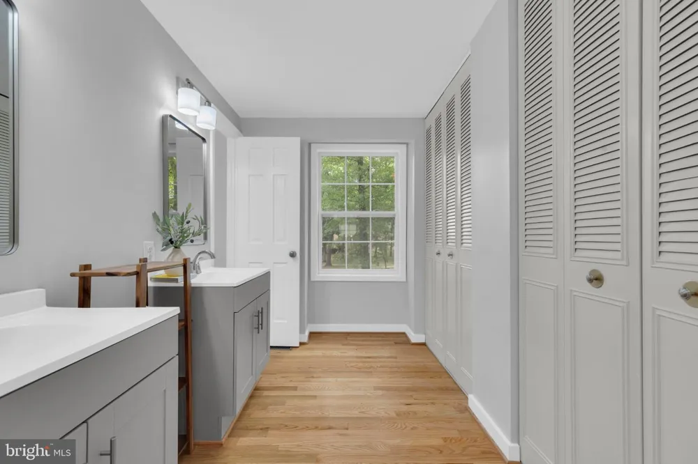 2283 DOSINIA COURT Reston, VA 20191