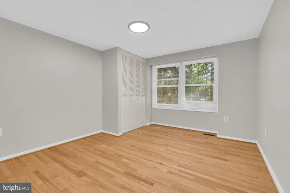 2283 DOSINIA COURT Reston, VA 20191