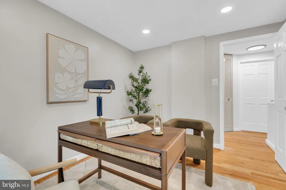 2283 DOSINIA COURT Reston, VA 20191