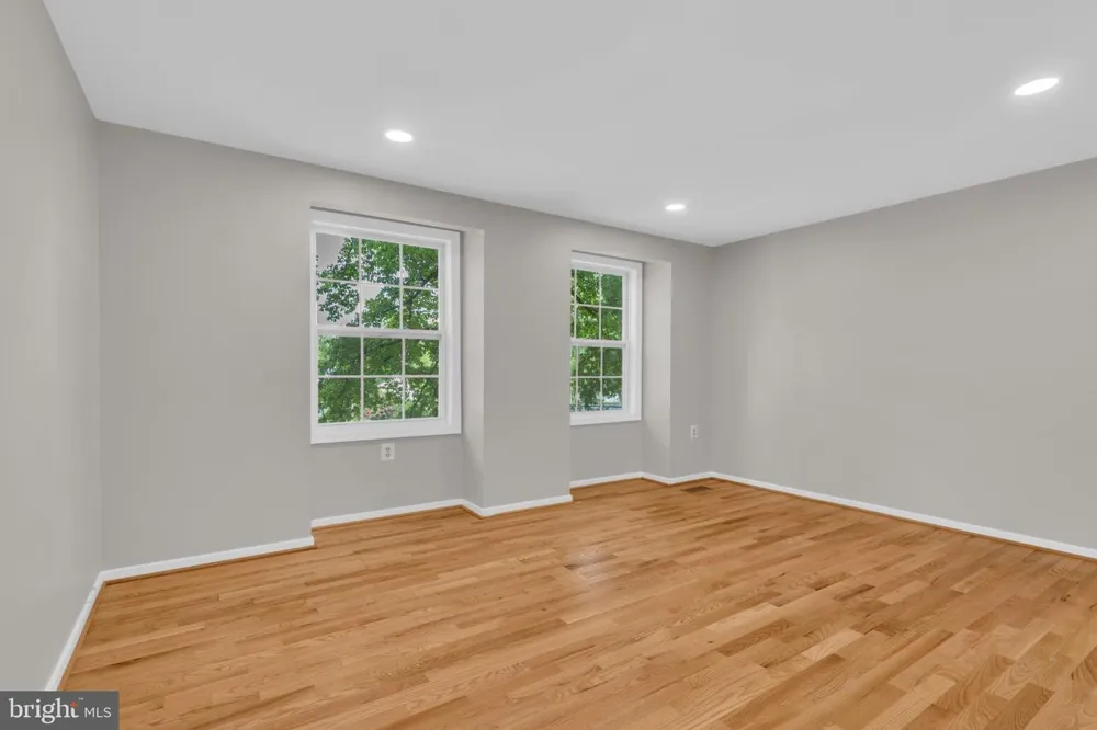 2283 DOSINIA COURT Reston, VA 20191