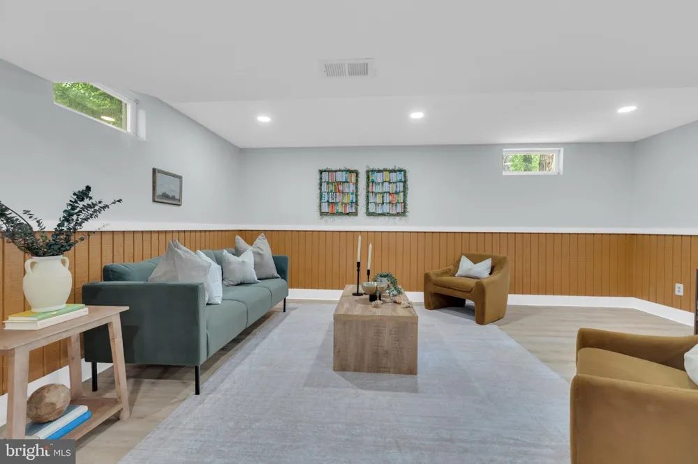 2283 DOSINIA COURT Reston, VA 20191
