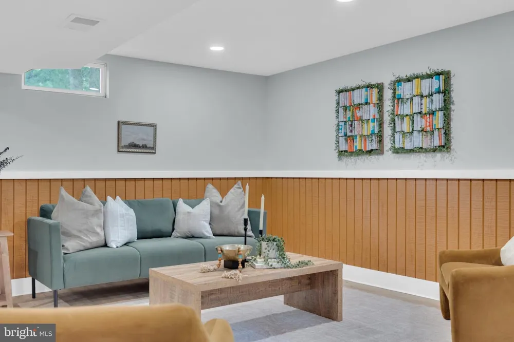 2283 DOSINIA COURT Reston, VA 20191