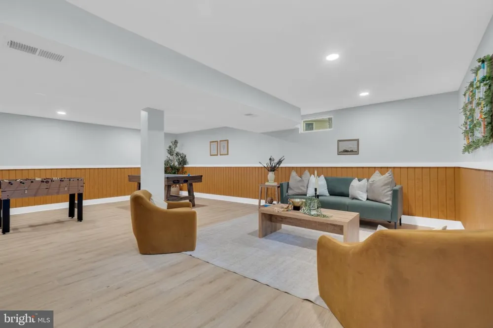 2283 DOSINIA COURT Reston, VA 20191