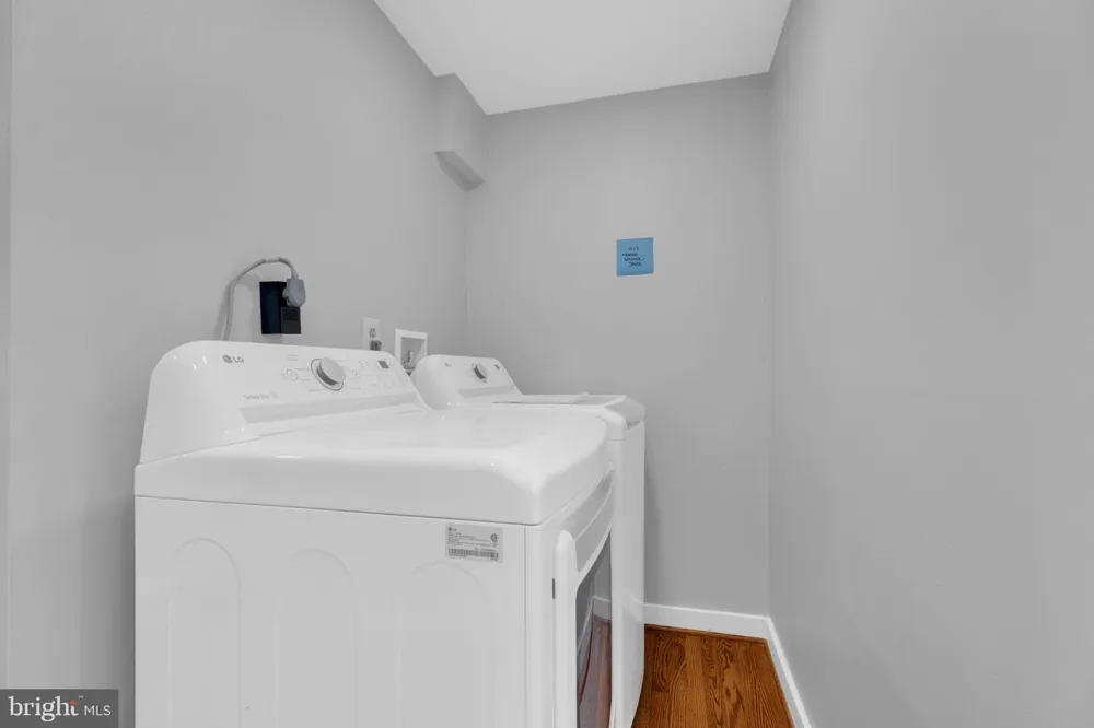 2283 DOSINIA COURT Reston, VA 20191