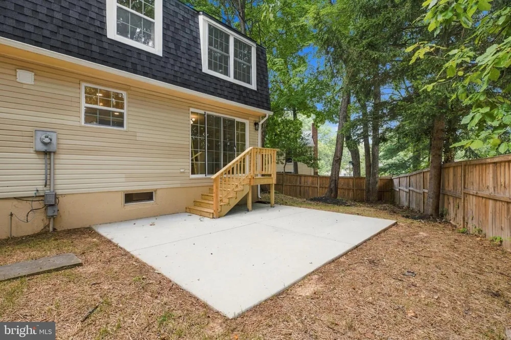 2283 DOSINIA COURT Reston, VA 20191