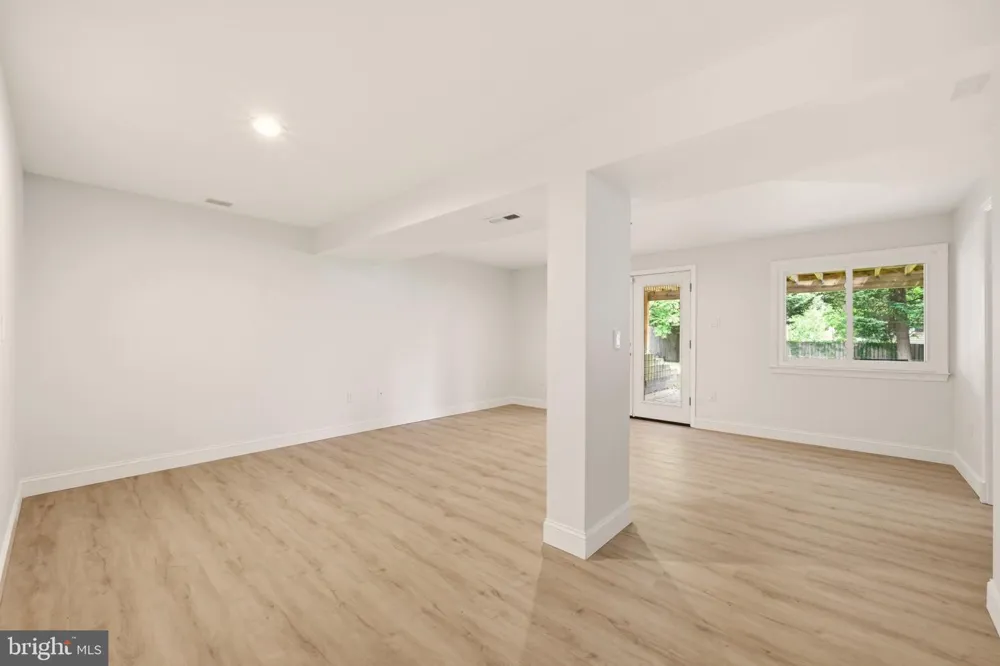 11117 MIDVALE ROAD Kensington, MD 20895