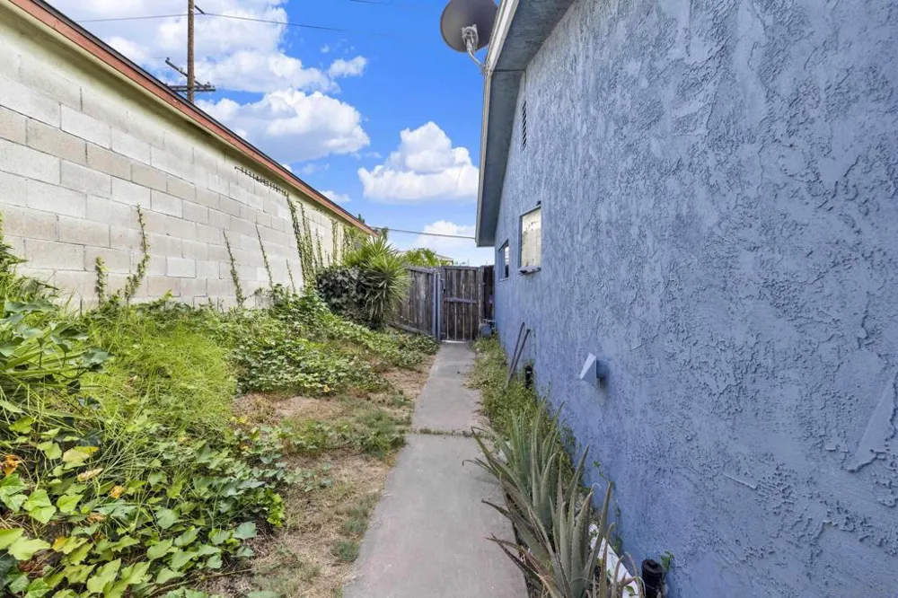 5562 Division San Diego, CA 92114