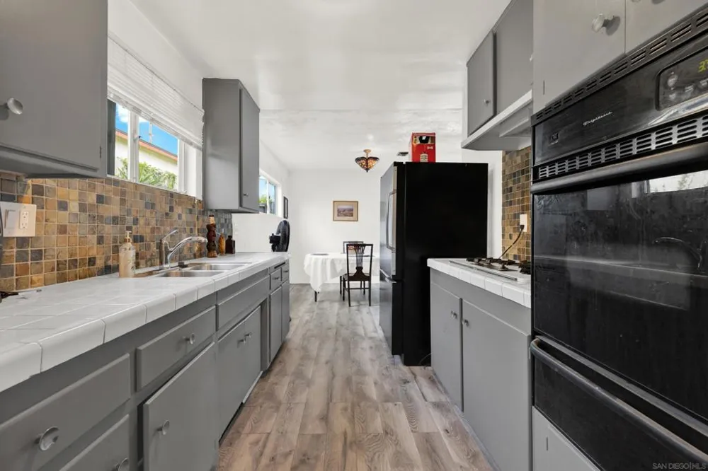 5562 Division San Diego, CA 92114