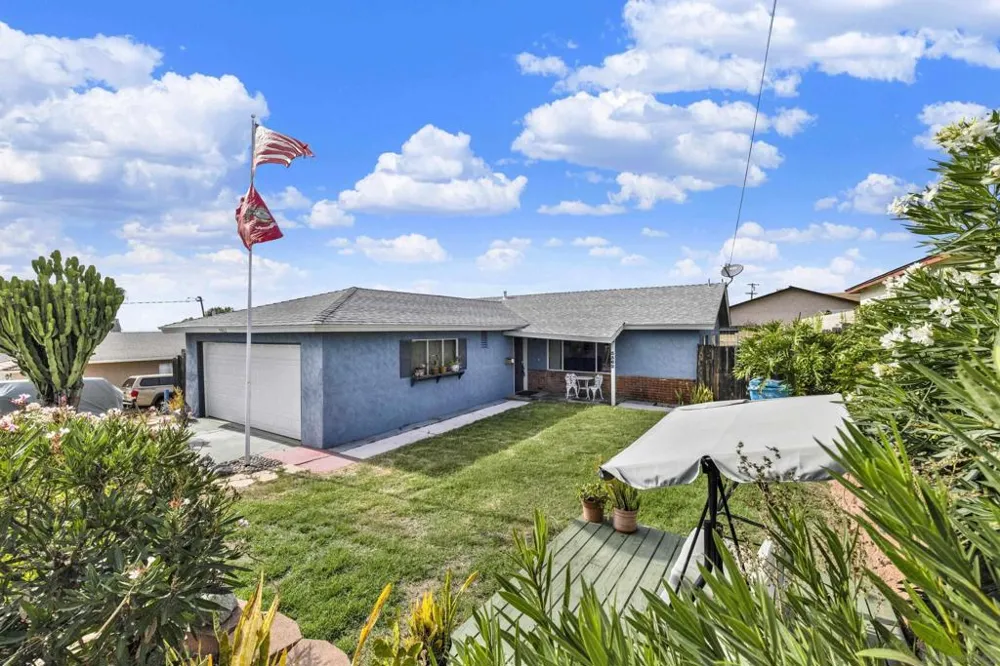 5562 Division San Diego, CA 92114