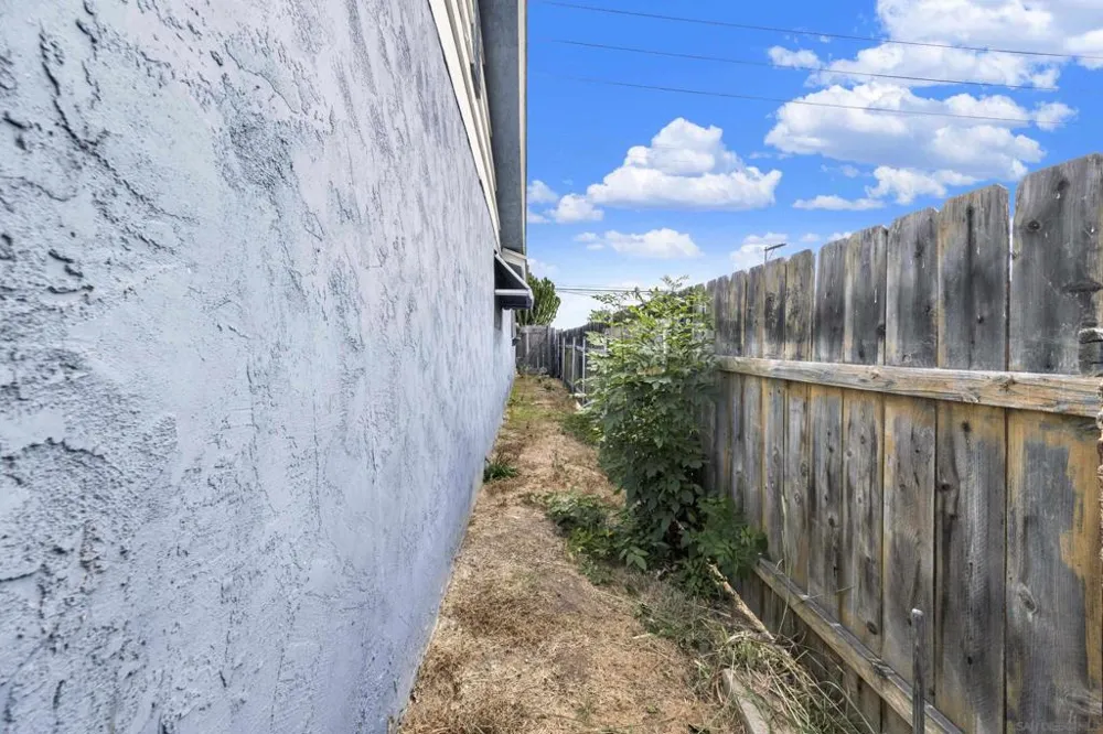 5562 Division San Diego, CA 92114
