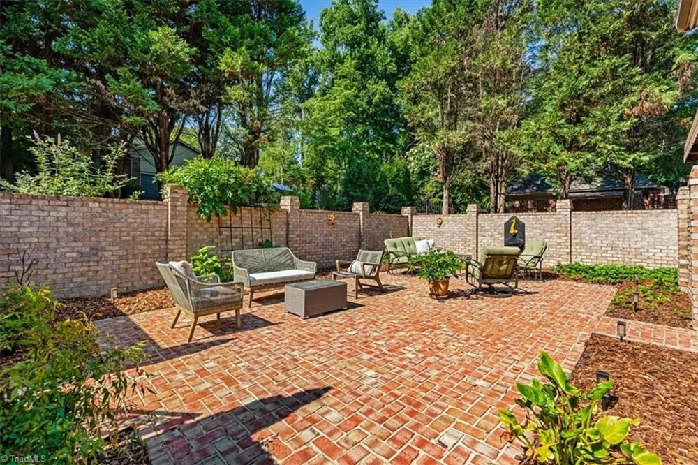 3300 Forsyth Drive Greensboro, NC 27407