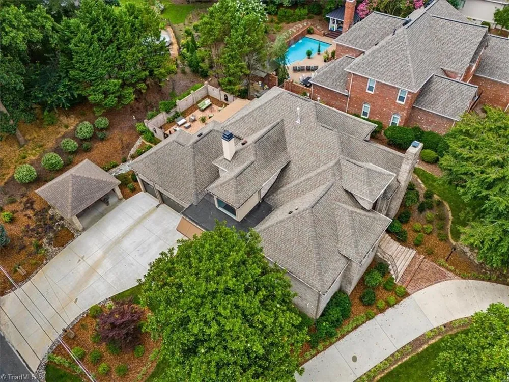 3300 Forsyth Drive Greensboro, NC 27407