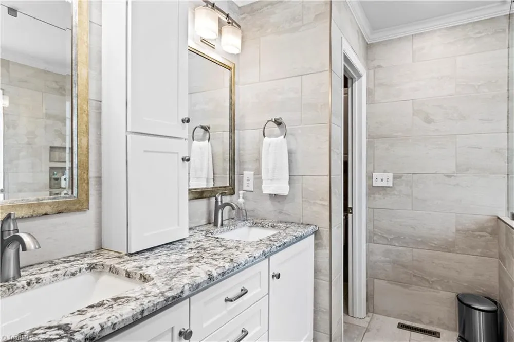 5201 Old Plantation Circle Winston-Salem, NC 27104