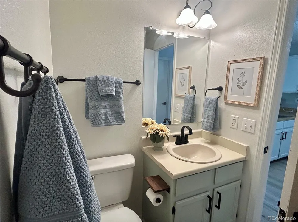 17477 E Rice Circle #F Aurora, CO 80015