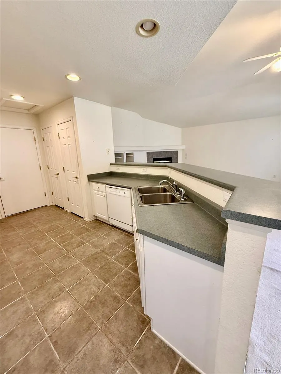 7680 S Buchanan Way Aurora, CO 80016