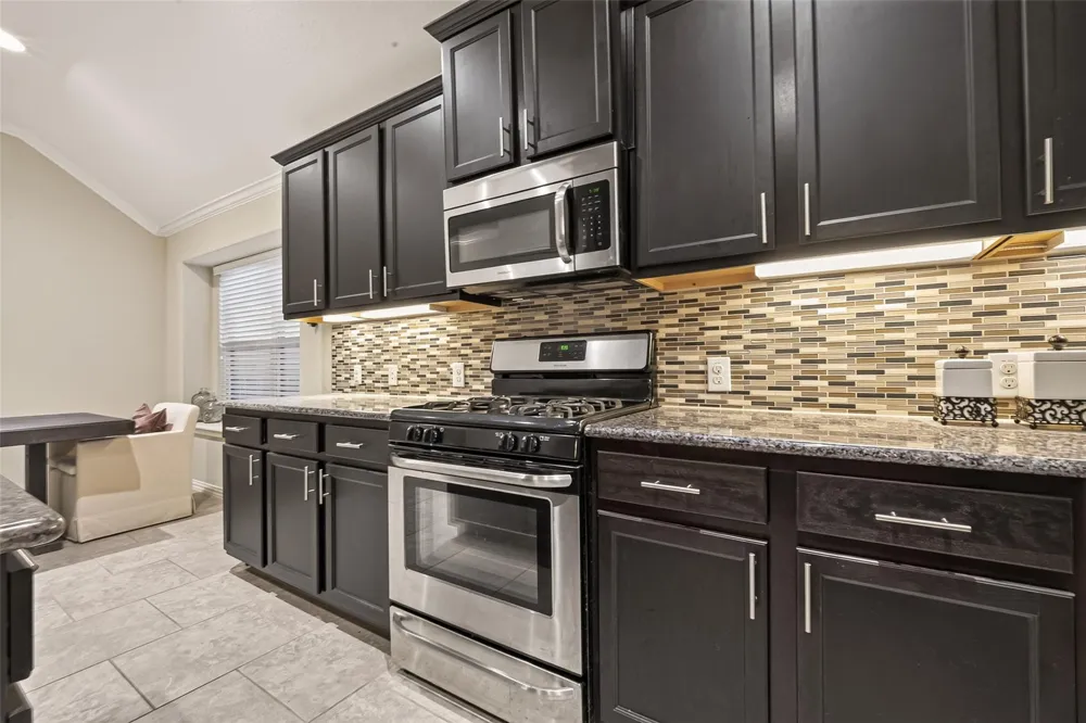 6807 Peach Mill Lane Dickinson, TX 77539