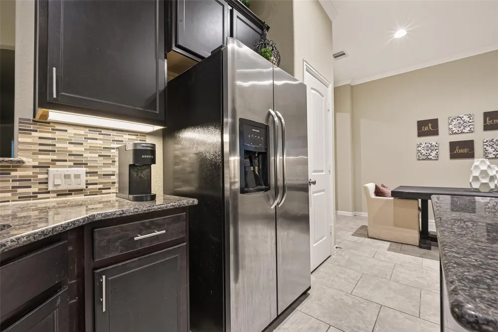 6807 Peach Mill Lane Dickinson, TX 77539