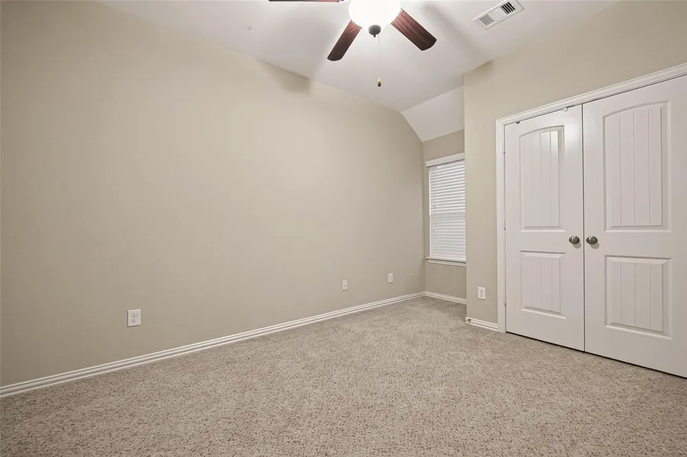 6807 Peach Mill Lane Dickinson, TX 77539