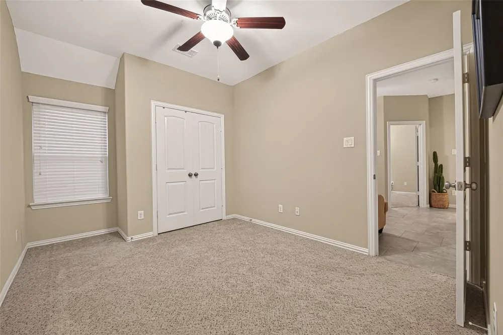 6807 Peach Mill Lane Dickinson, TX 77539