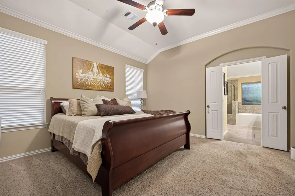 6807 Peach Mill Lane Dickinson, TX 77539