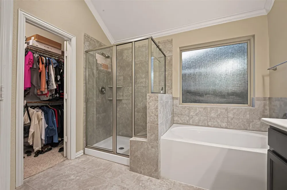6807 Peach Mill Lane Dickinson, TX 77539
