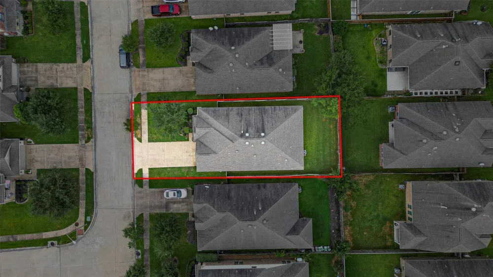 6807 Peach Mill Lane Dickinson, TX 77539