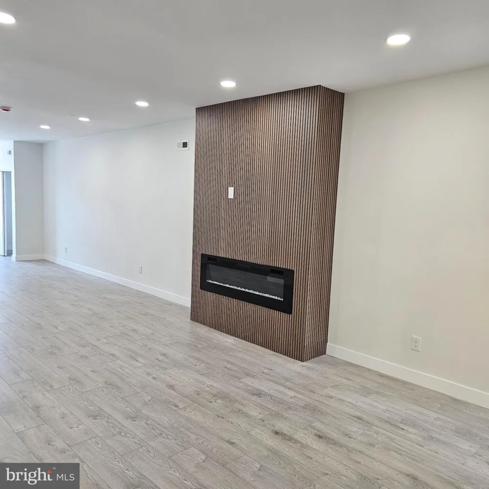 5755 17TH STREET Philadelphia, PA 19141