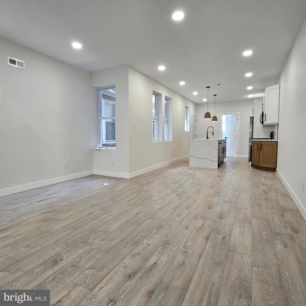 5755 17TH STREET Philadelphia, PA 19141
