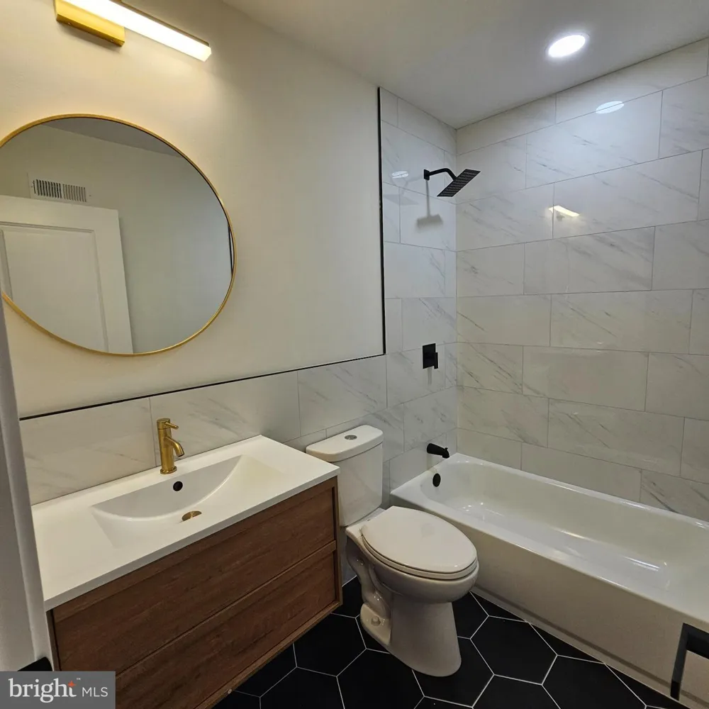 5755 17TH STREET Philadelphia, PA 19141