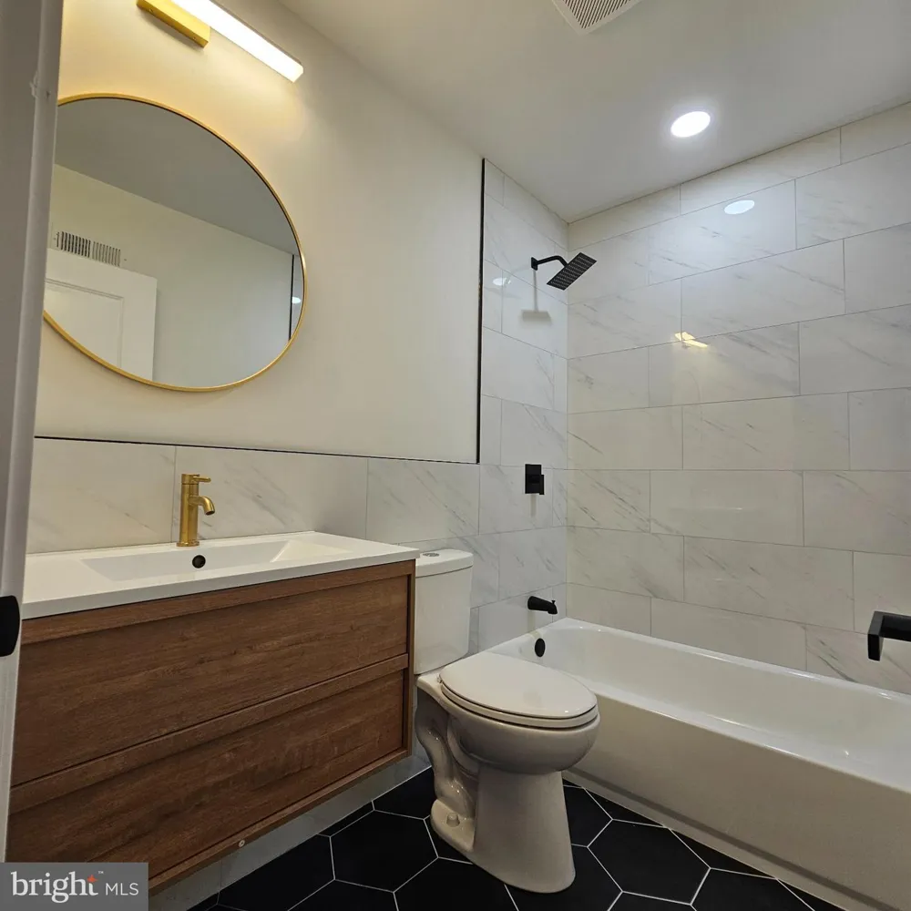 5755 17TH STREET Philadelphia, PA 19141