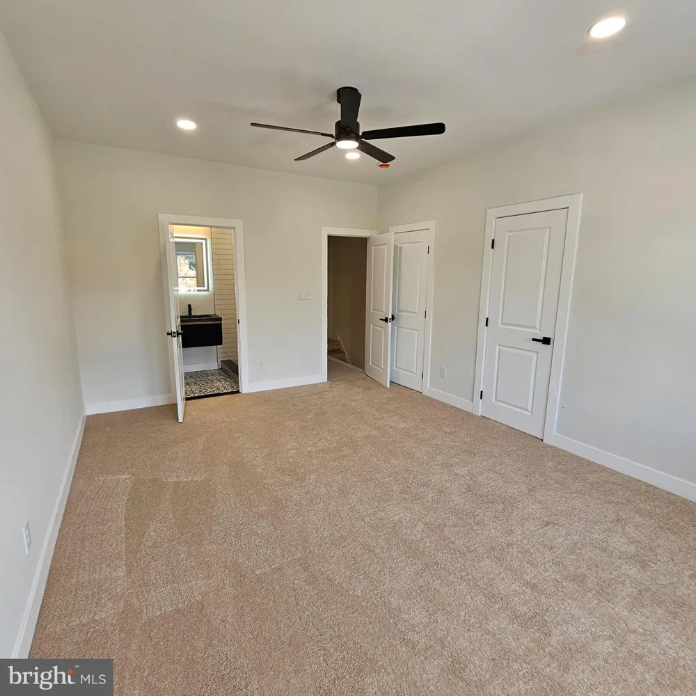 5755 17TH STREET Philadelphia, PA 19141