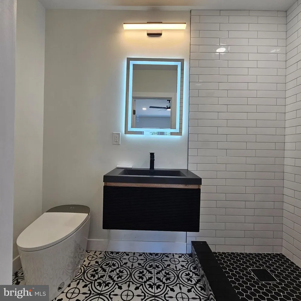 5755 17TH STREET Philadelphia, PA 19141