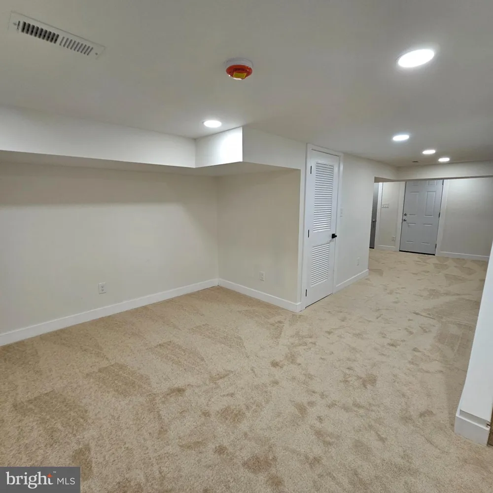 5755 17TH STREET Philadelphia, PA 19141