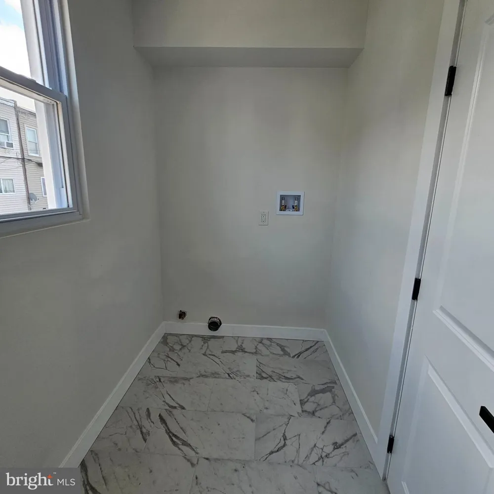 5755 17TH STREET Philadelphia, PA 19141