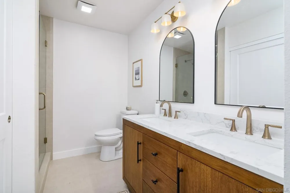 2839 Cazadero Dr Carlsbad, CA 92009