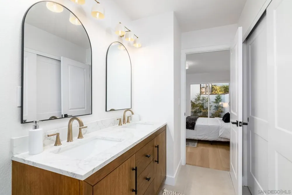 2839 Cazadero Dr Carlsbad, CA 92009