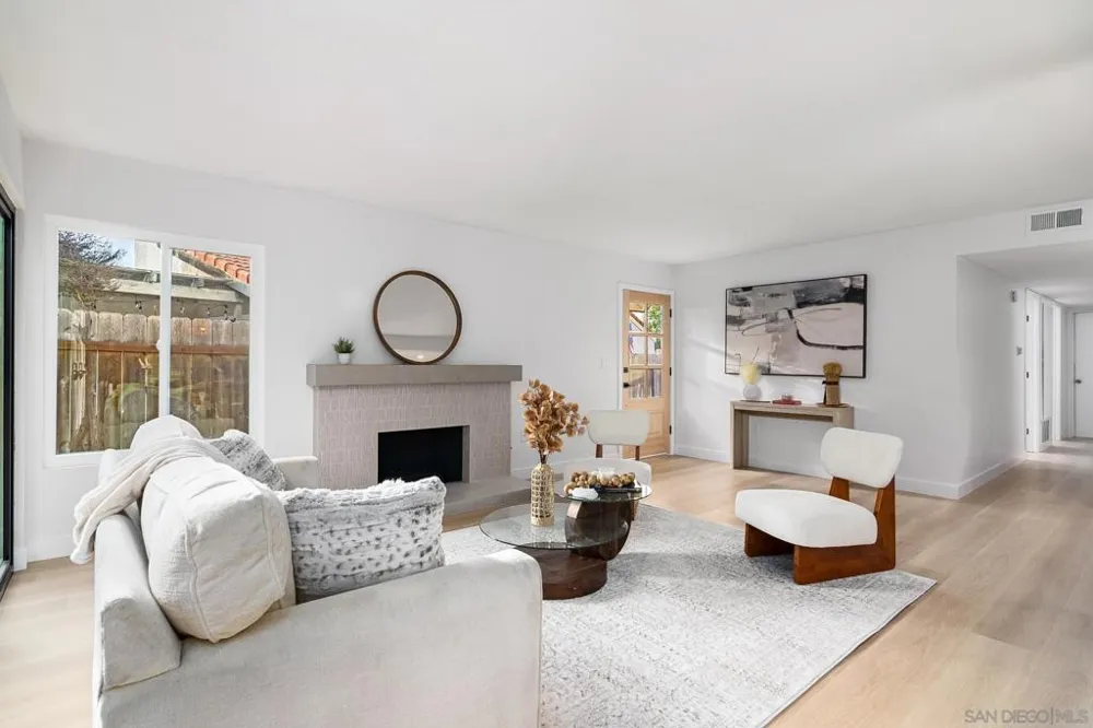 2839 Cazadero Dr Carlsbad, CA 92009
