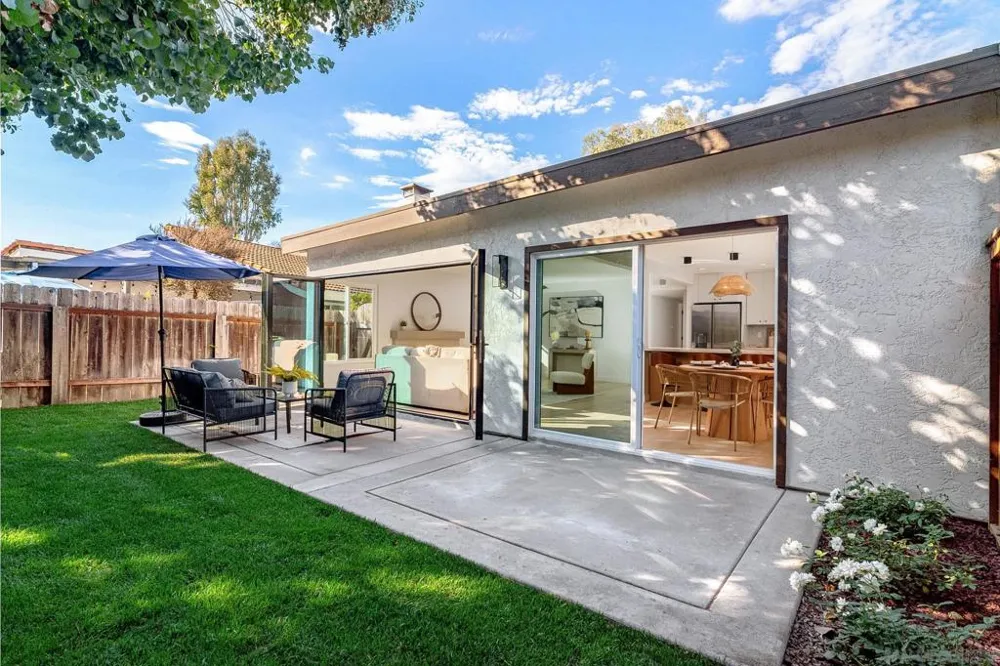 2839 Cazadero Dr Carlsbad, CA 92009