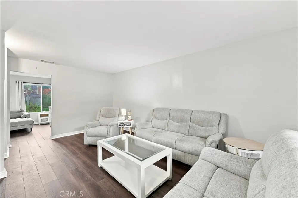 106 Racquet Club Compton, CA 90220