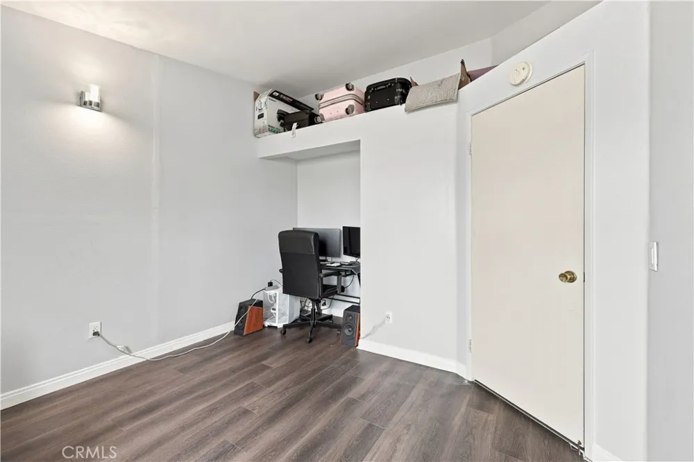 106 Racquet Club Compton, CA 90220