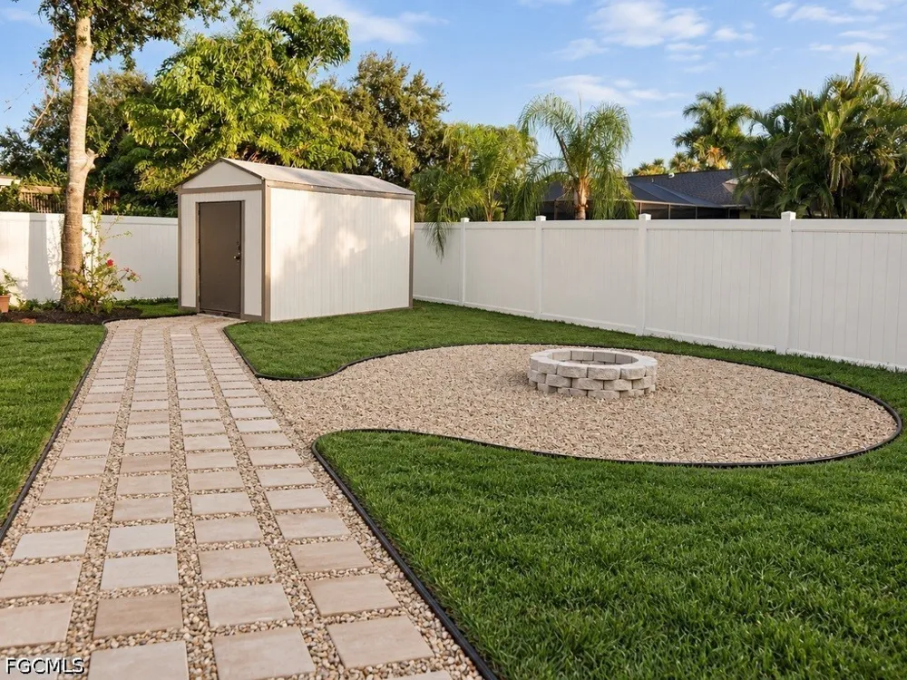 Eichen Circle E Fort Myers, FL 33919