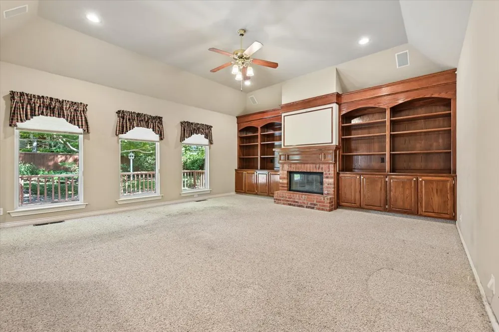 11245 S 66TH EastAvenue Tulsa, OK 74137
