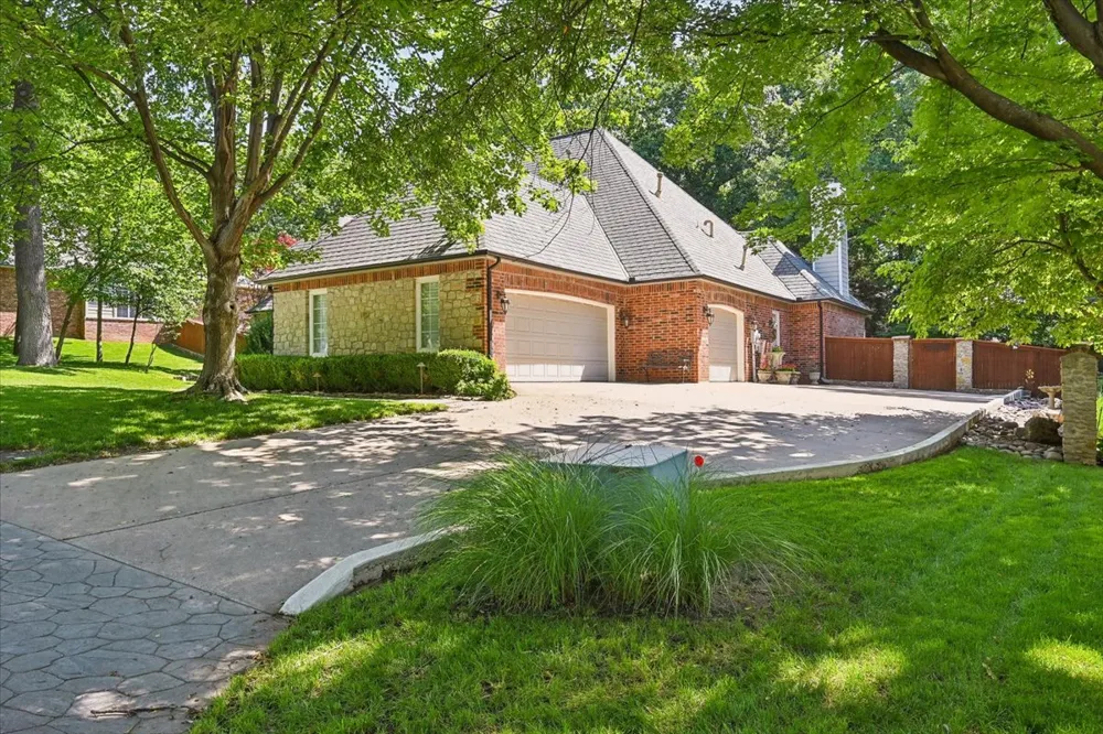 11245 S 66TH EastAvenue Tulsa, OK 74137