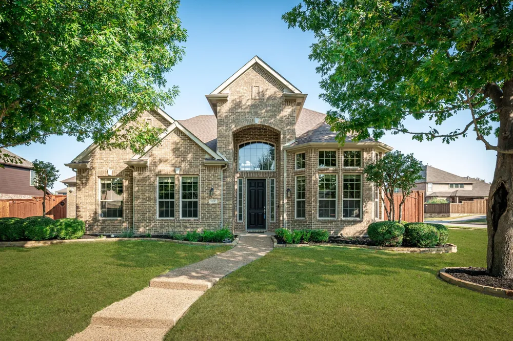 613 Maize Road Murphy, TX 75094