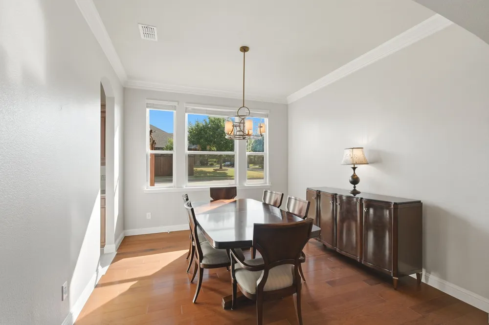 613 Maize Road Murphy, TX 75094