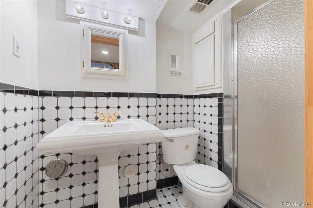 1811 S Quebec Way #57 Denver, CO 80231