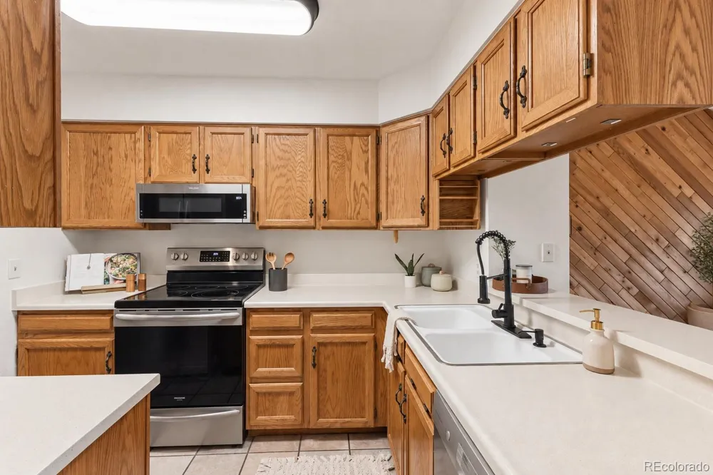 1811 S Quebec Way #57 Denver, CO 80231