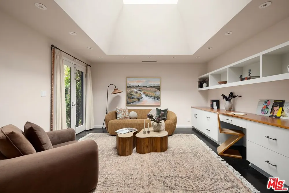 13574 D'Este Drive Pacific Palisades, CA 90272