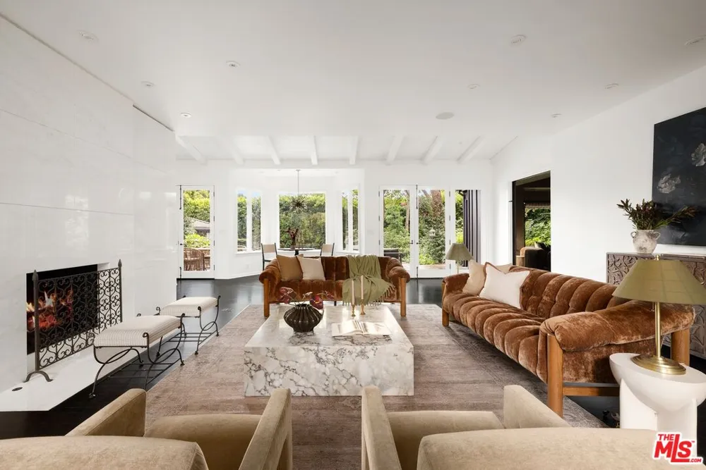 13574 D'Este Drive Pacific Palisades, CA 90272